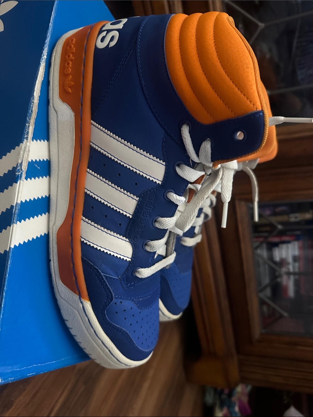 adidas Irvington Mid Shoe Box - Bright Blue